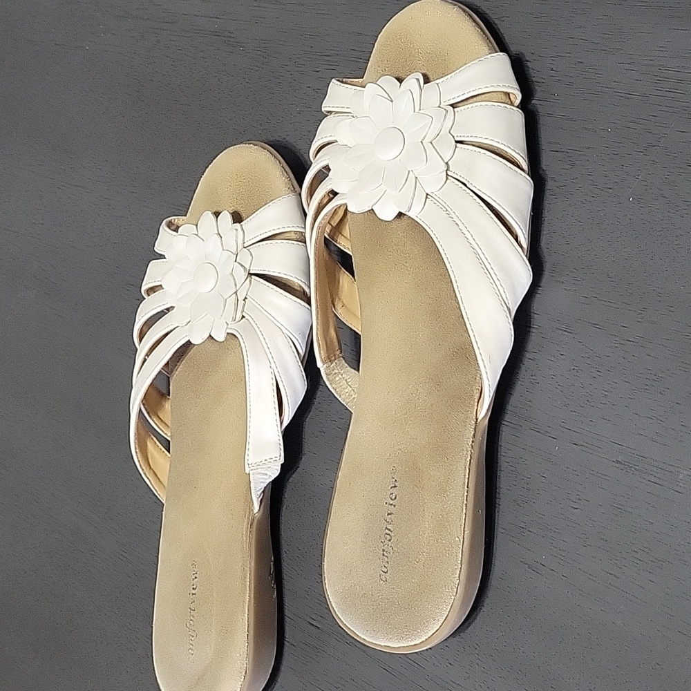 Comfortview White Sandals
